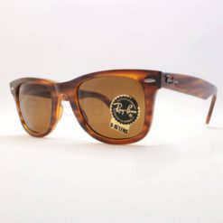 Γυαλιά ηλίου Ray-Ban Wayfarer Ease 4340 82033